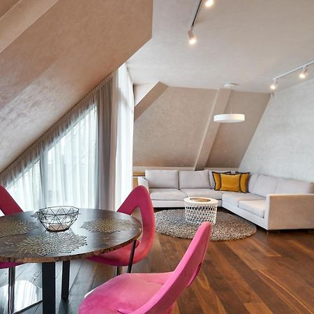 Emi Apartment Рига Екстериор снимка